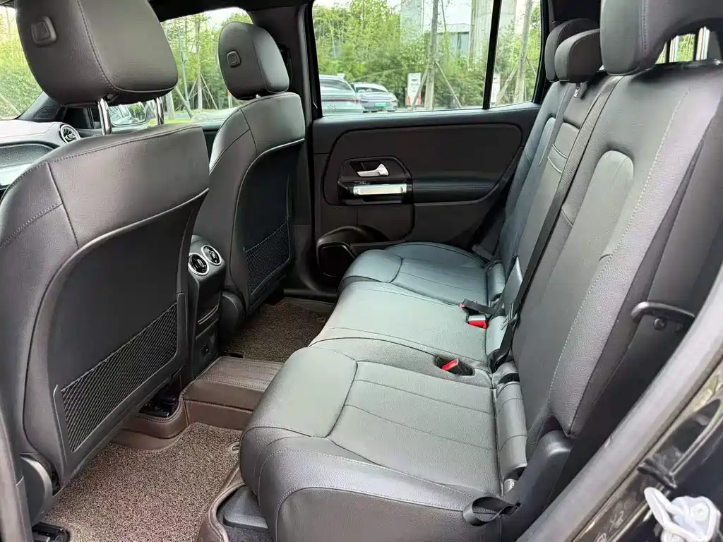 Mercedes-Benz GLB — миниатюра 7