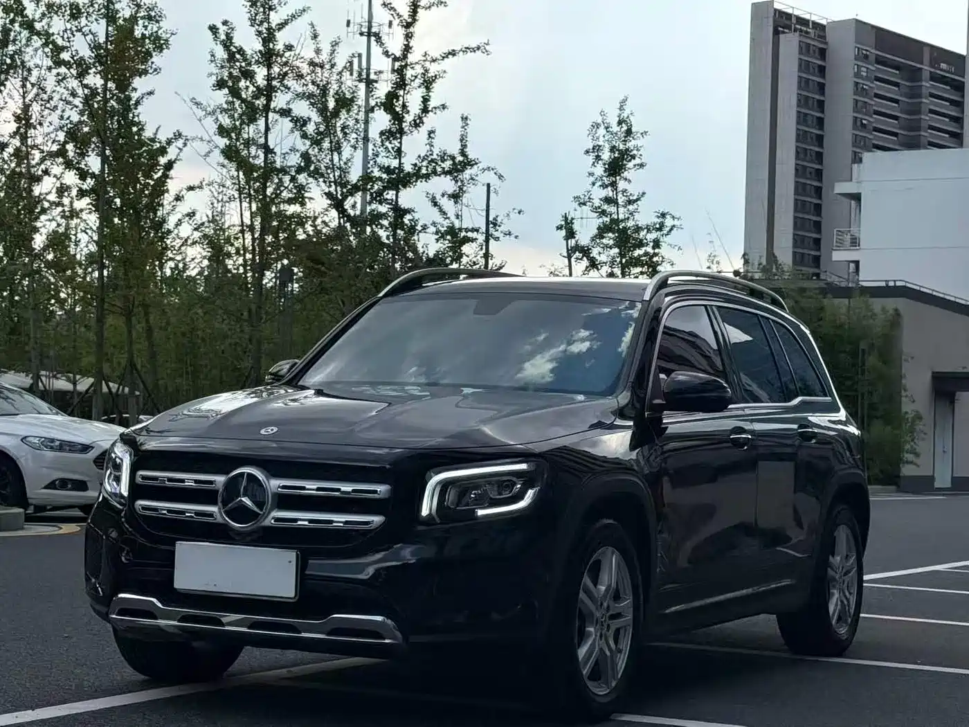 奔驰GLB 2023款 GLB 220 动感型 2023