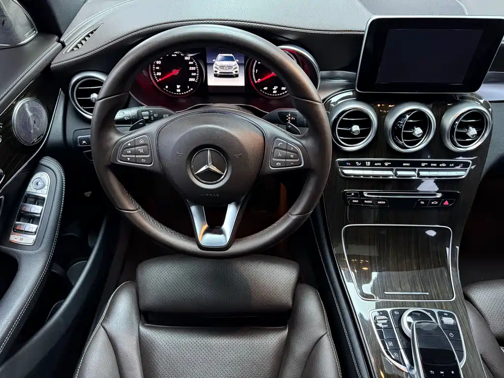 Mercedes-Benz GLC 2018 GLC 260 4MATIC Luxury