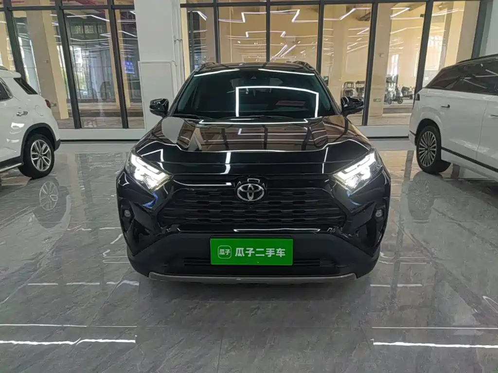 Toyota RAV4 — миниатюра 3