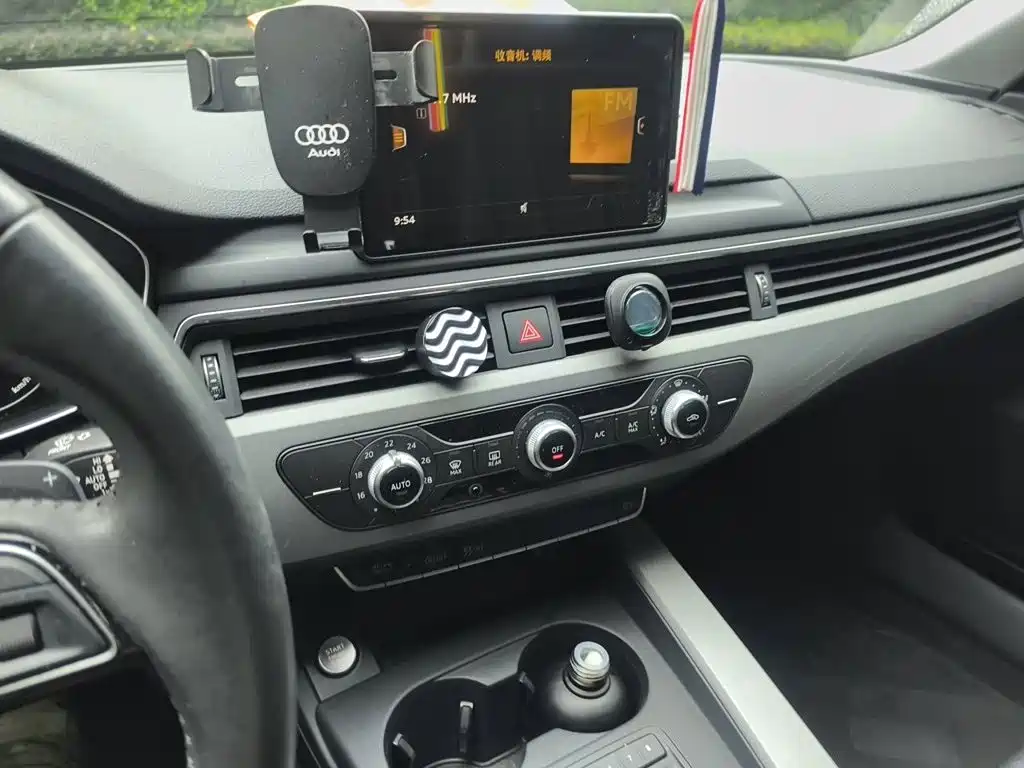 Audi A4L — миниатюра 14