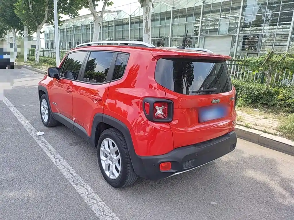 Jeep Renegade — миниатюра 5