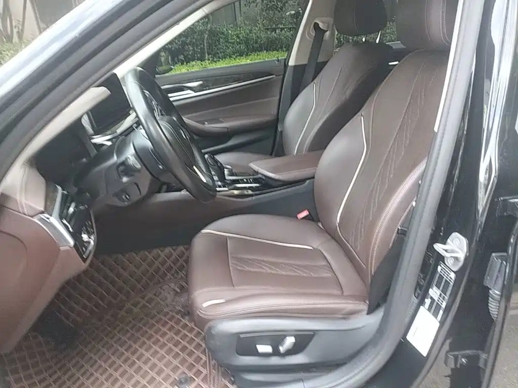 BMW 5 Series — миниатюра 15