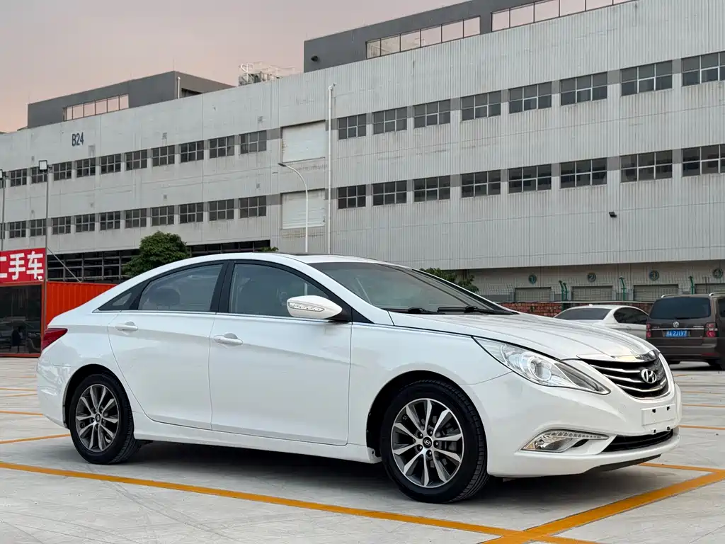 Hyundai Sonata — миниатюра 3