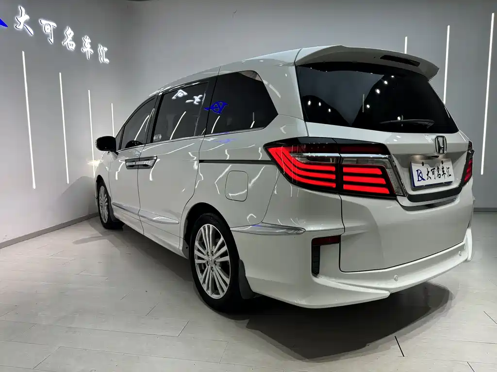 Honda Elysion 2016 2.4L
