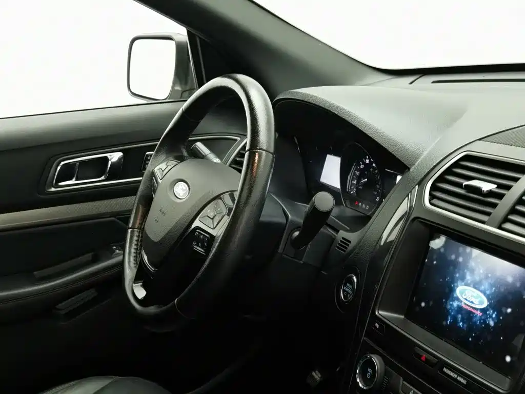 Ford Explorer (Import) — миниатюра 22