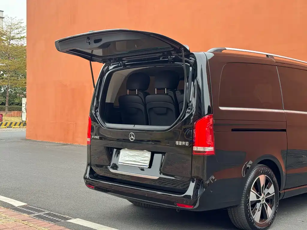 MERCEDES-BENZ V CLASS