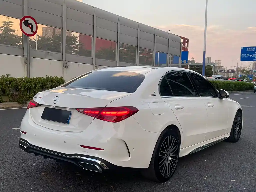 Mercedes-Benz C-Class — миниатюра 5