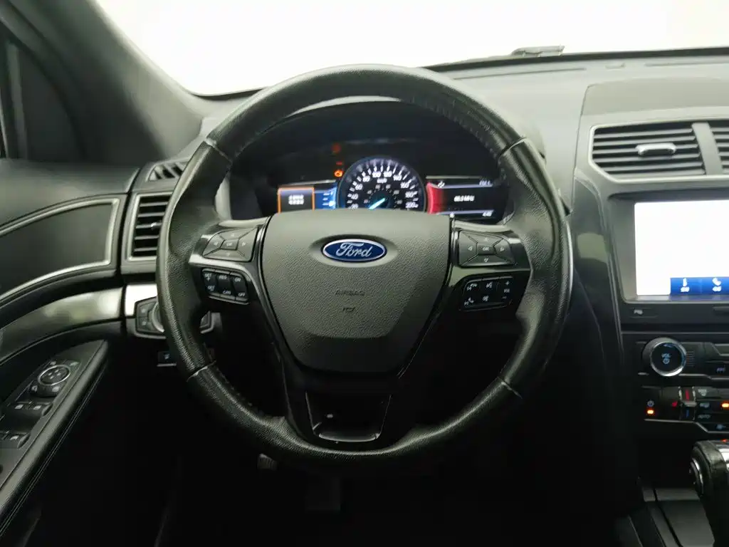 Ford Explorer (Import) — миниатюра 11