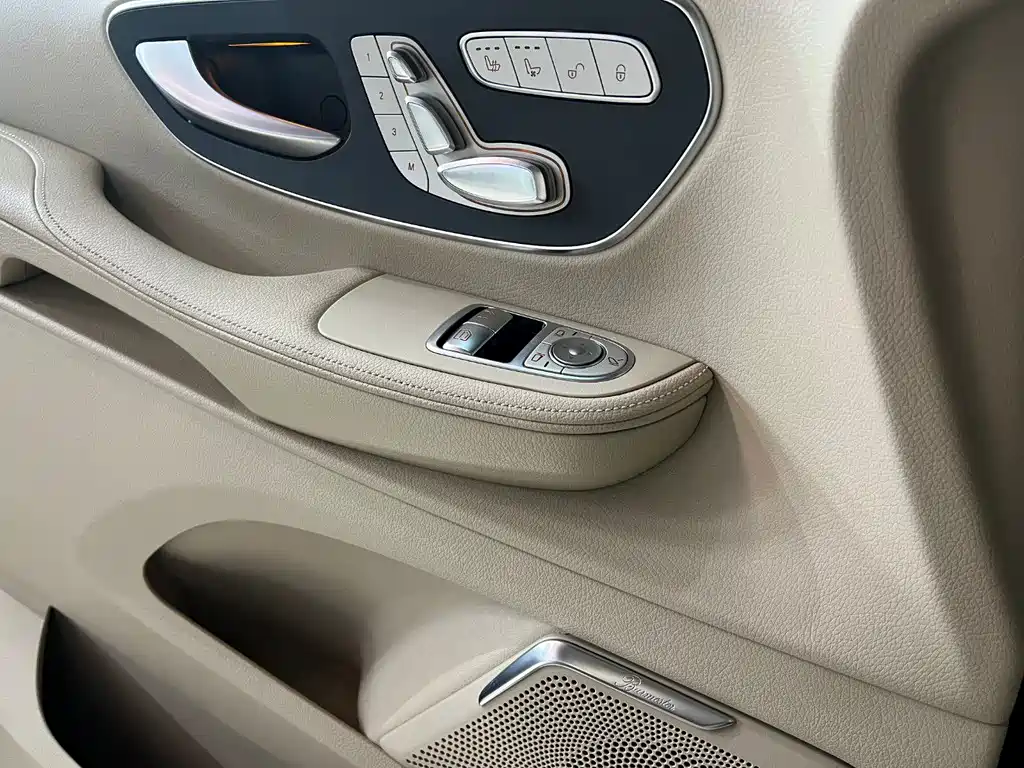 MERCEDES-BENZ V CLASS