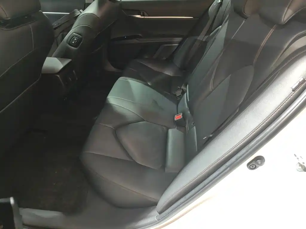 Toyota Camry — миниатюра 17