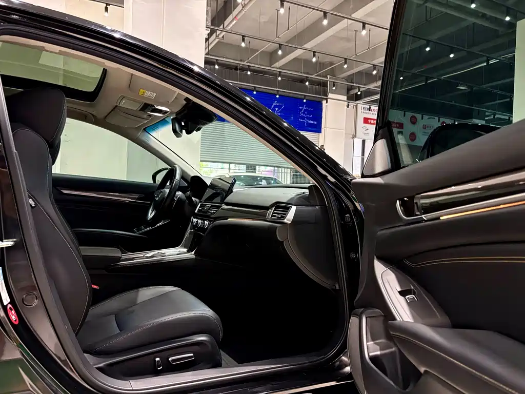 Honda Accord — миниатюра 9