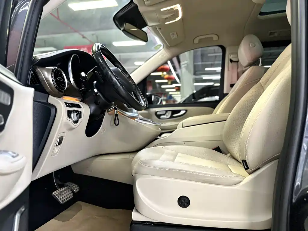 MERCEDES-BENZ V CLASS