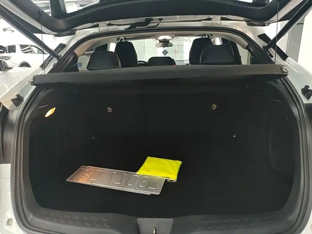 Toyota C-HR — миниатюра 19