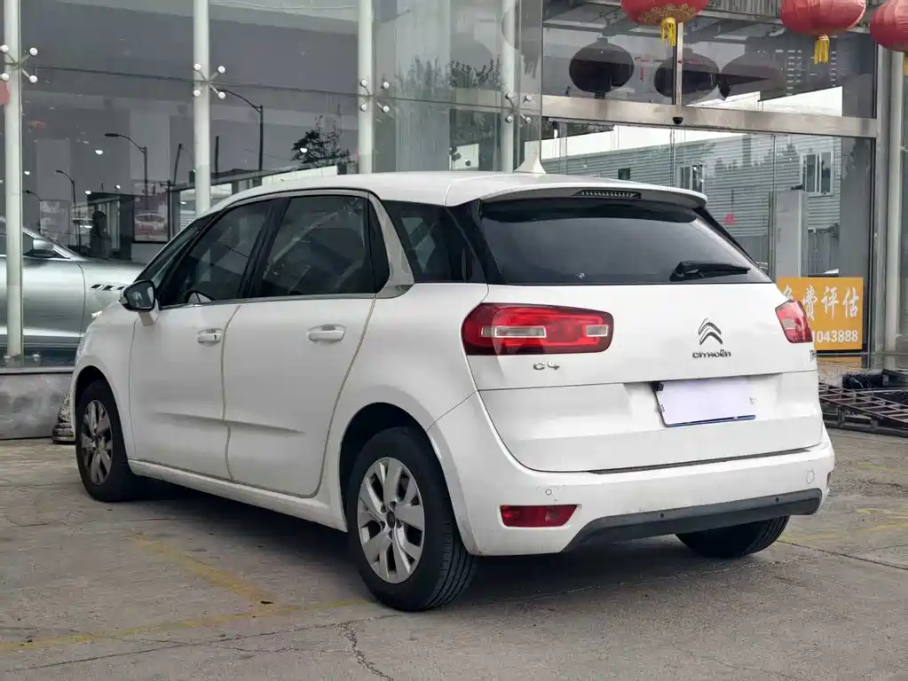 Citroen C4 Picasso — миниатюра 17
