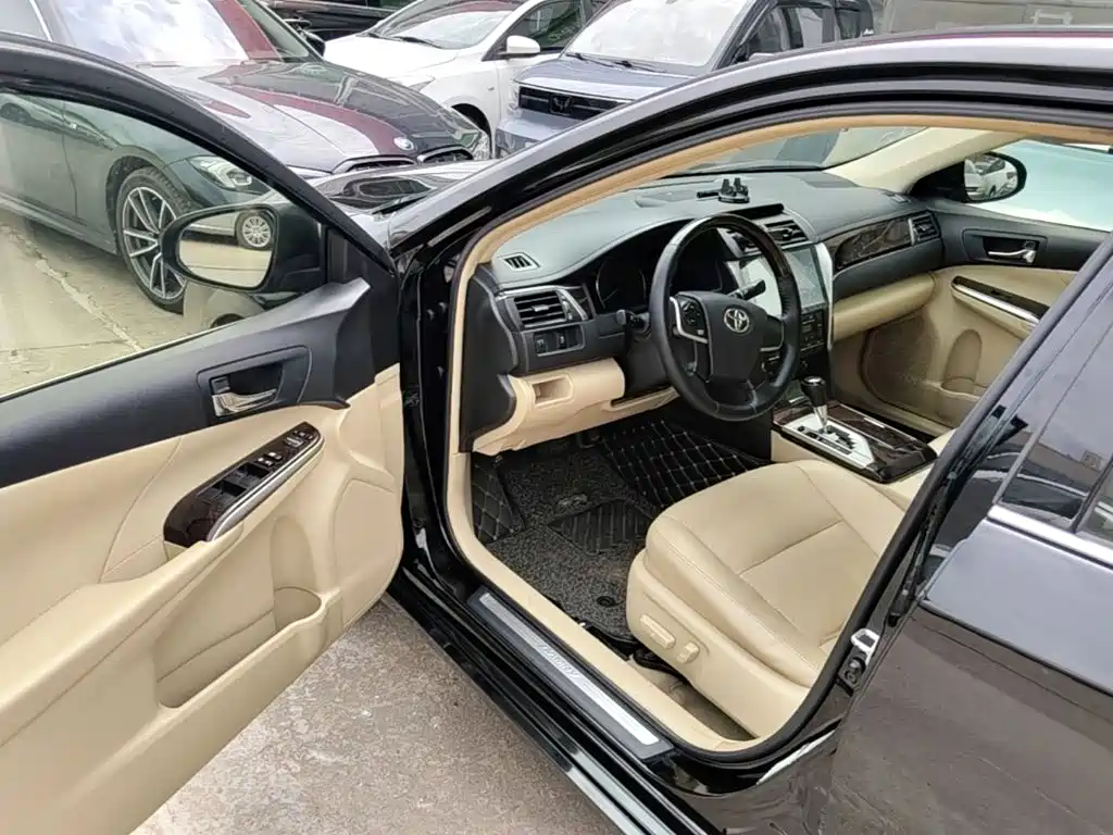 Toyota Camry — миниатюра 19