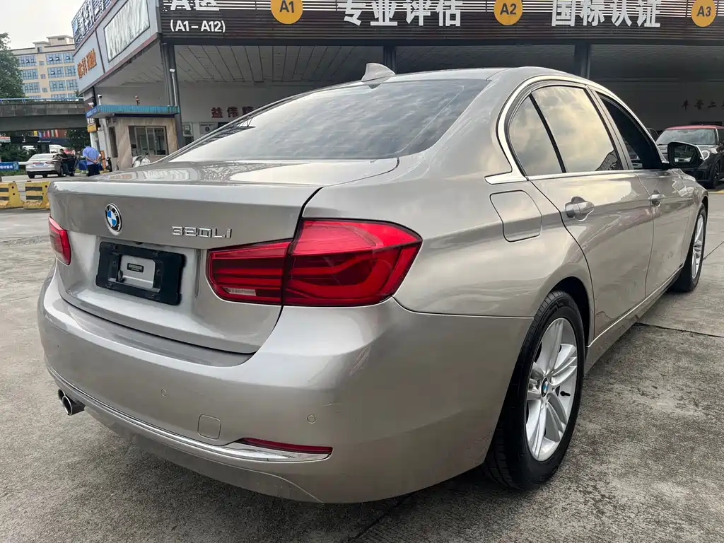 BMW 3 Series — миниатюра 11