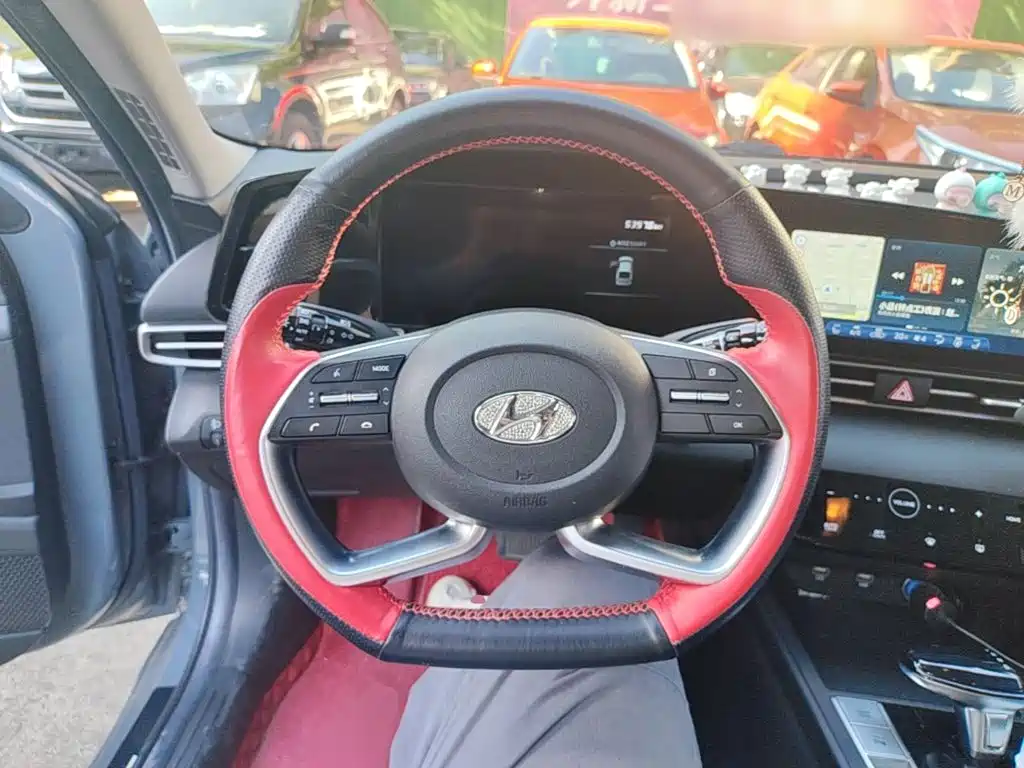 Hyundai Elantra — миниатюра 11