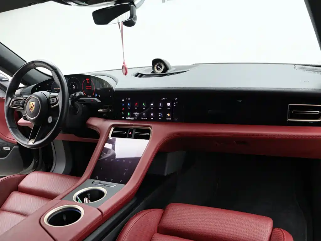 Porsche Taycan — миниатюра 21