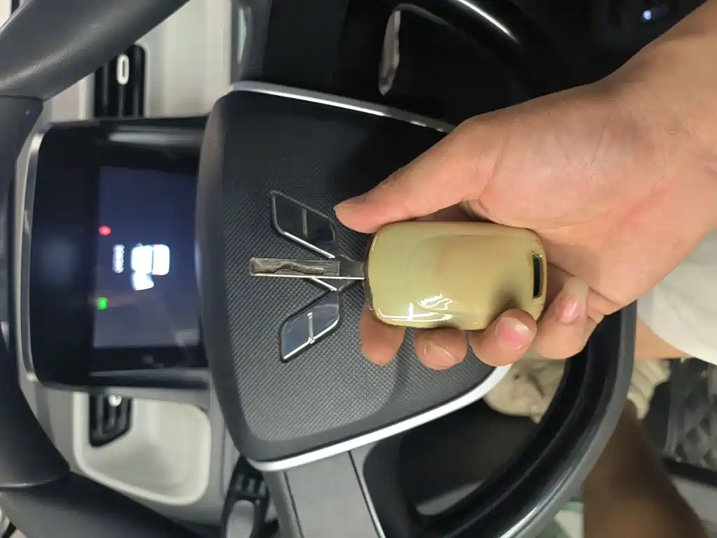 Wuling MINIEV — миниатюра 9