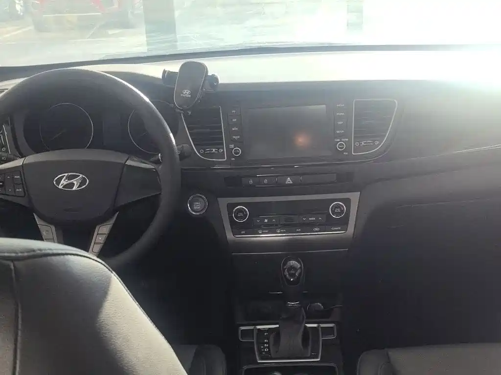 Hyundai Mistra — миниатюра 10