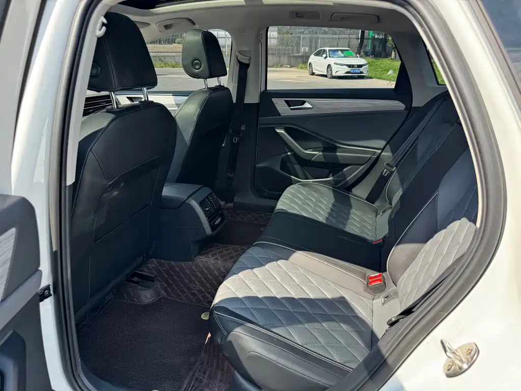 Volkswagen Sagitar — миниатюра 5