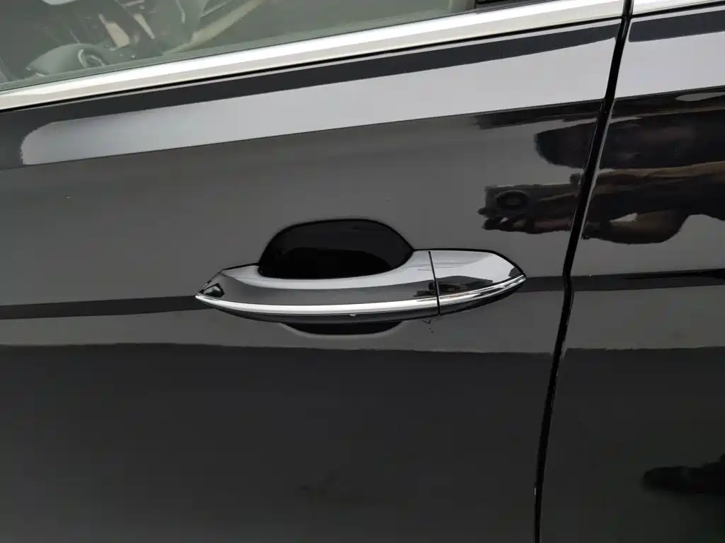 Volkswagen Passat PHEV — миниатюра 18