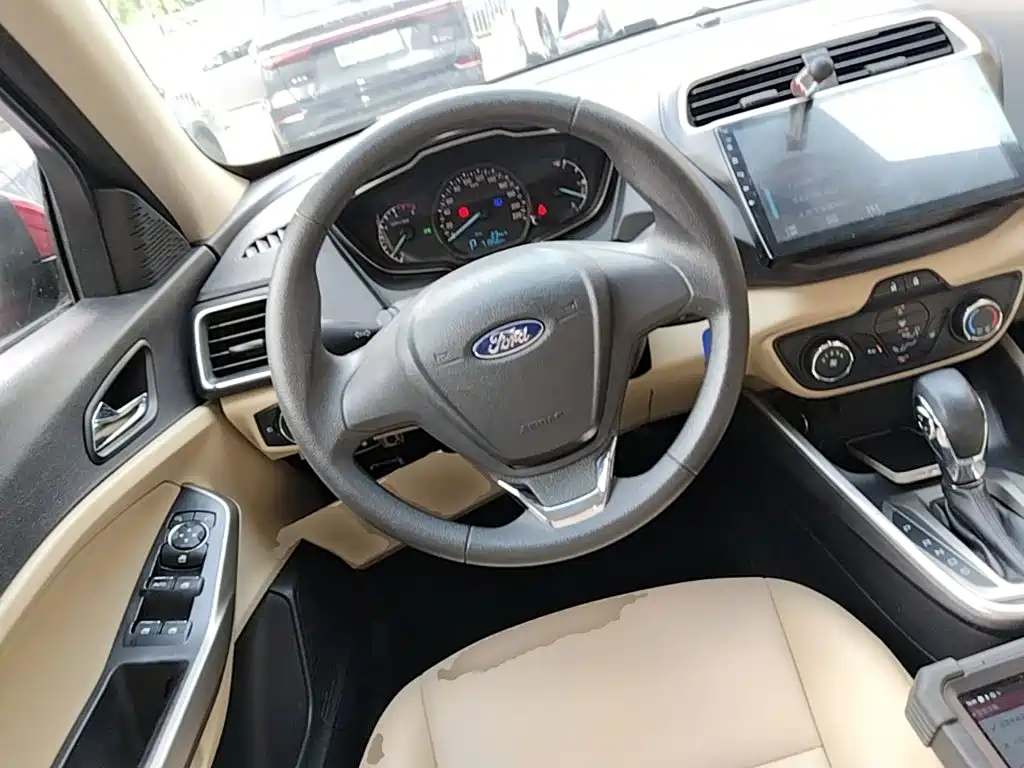 Ford Escort — миниатюра 11