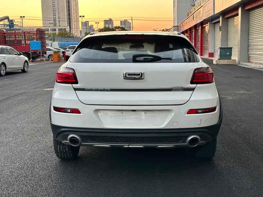 Qoros Qoros 3 — миниатюра 5