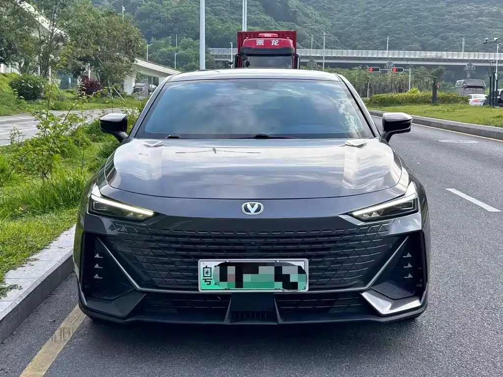 Changan UNI-V iDD — миниатюра 2