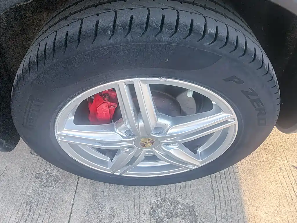 Porsche Cayenne — миниатюра 12