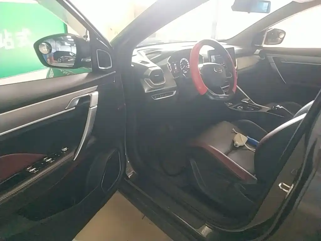 Geely Binyue — миниатюра 16