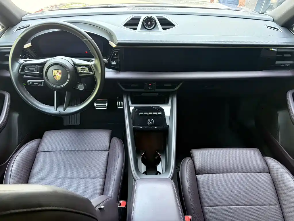 Porsche Macan EV — миниатюра 16