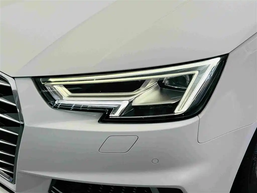 Audi A4L — миниатюра 11