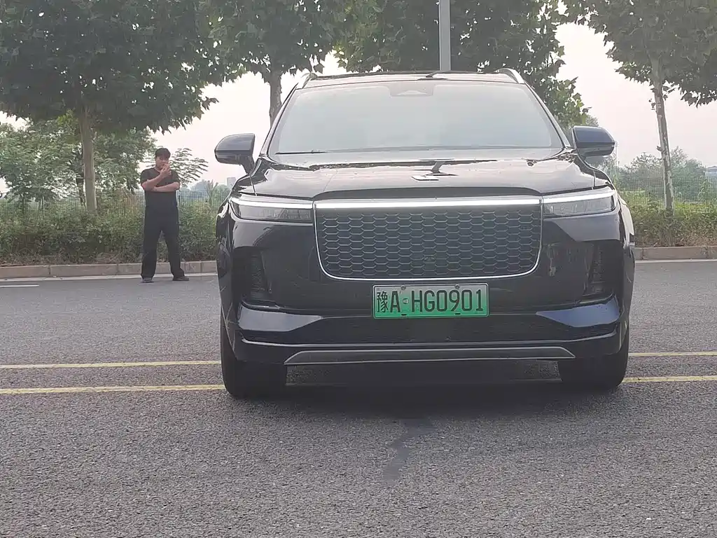 Li Auto Li ONE — миниатюра 2