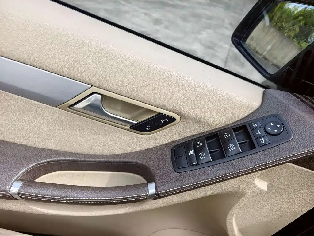 Mercedes-Benz R-Class — миниатюра 21