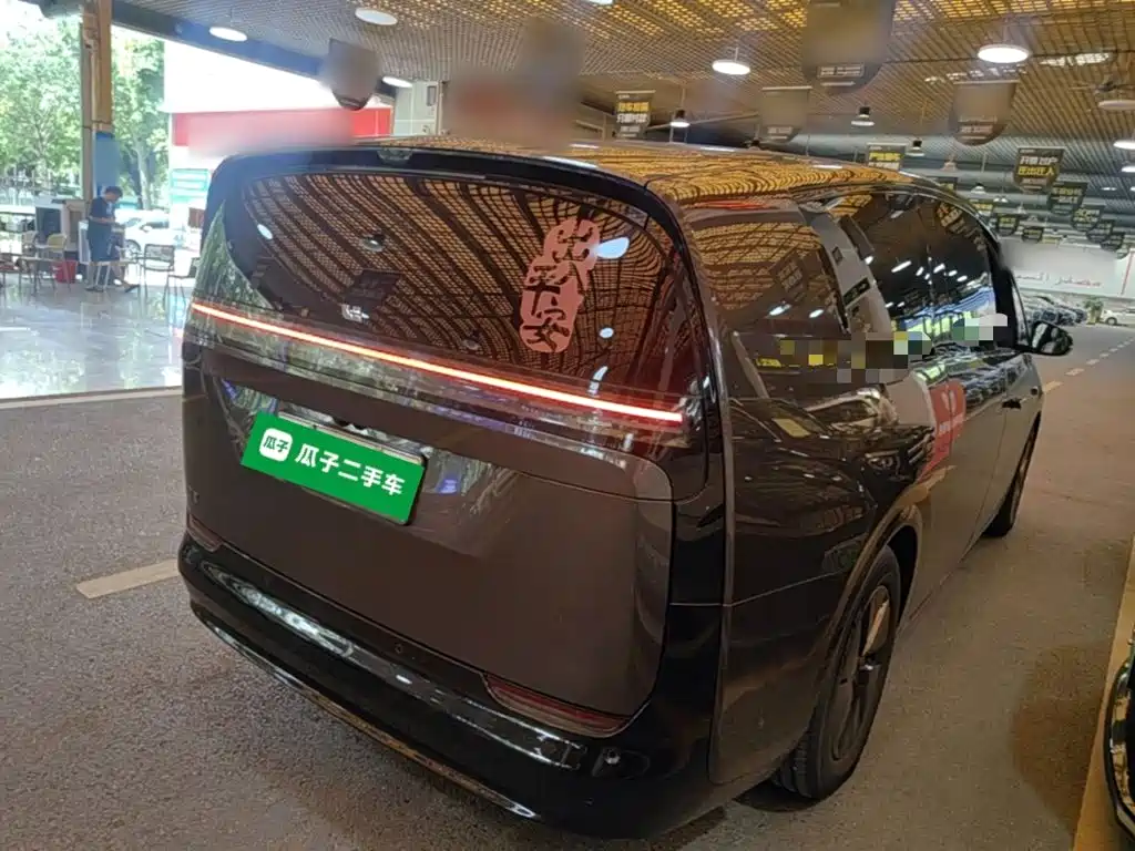Li Auto MEGA 2024 Ultra