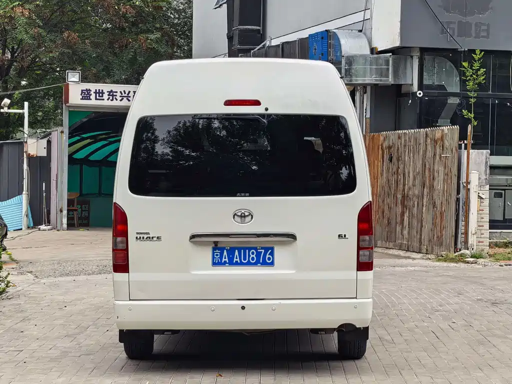 Toyota Hiace — миниатюра 5