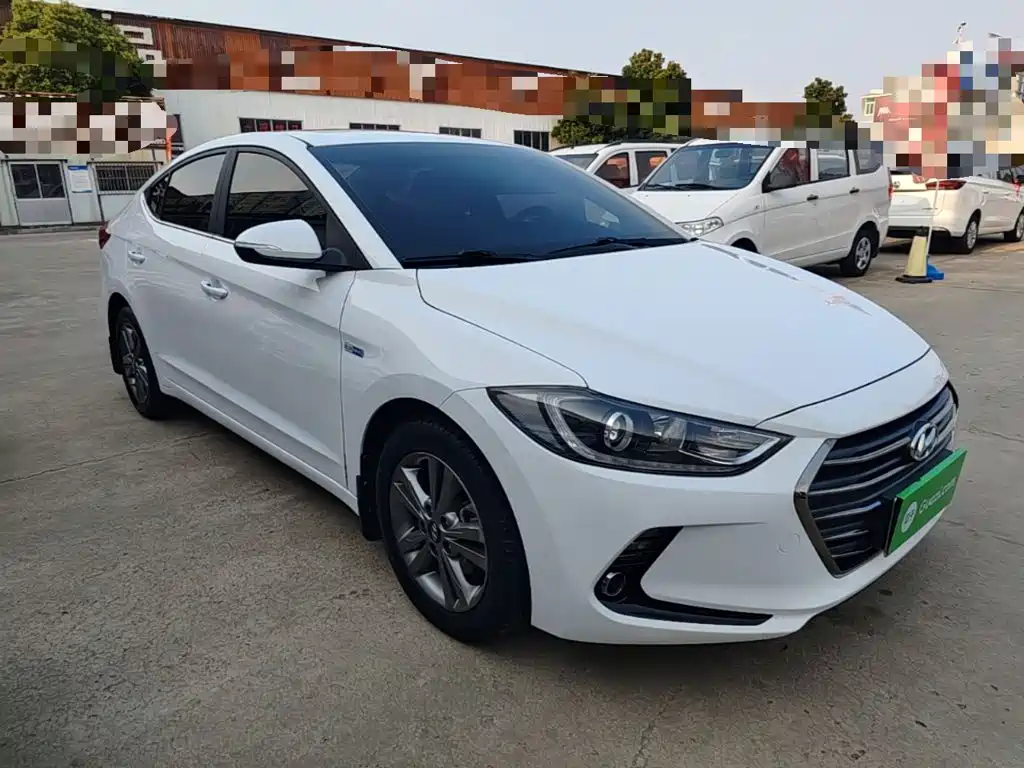Hyundai Elantra — миниатюра 4