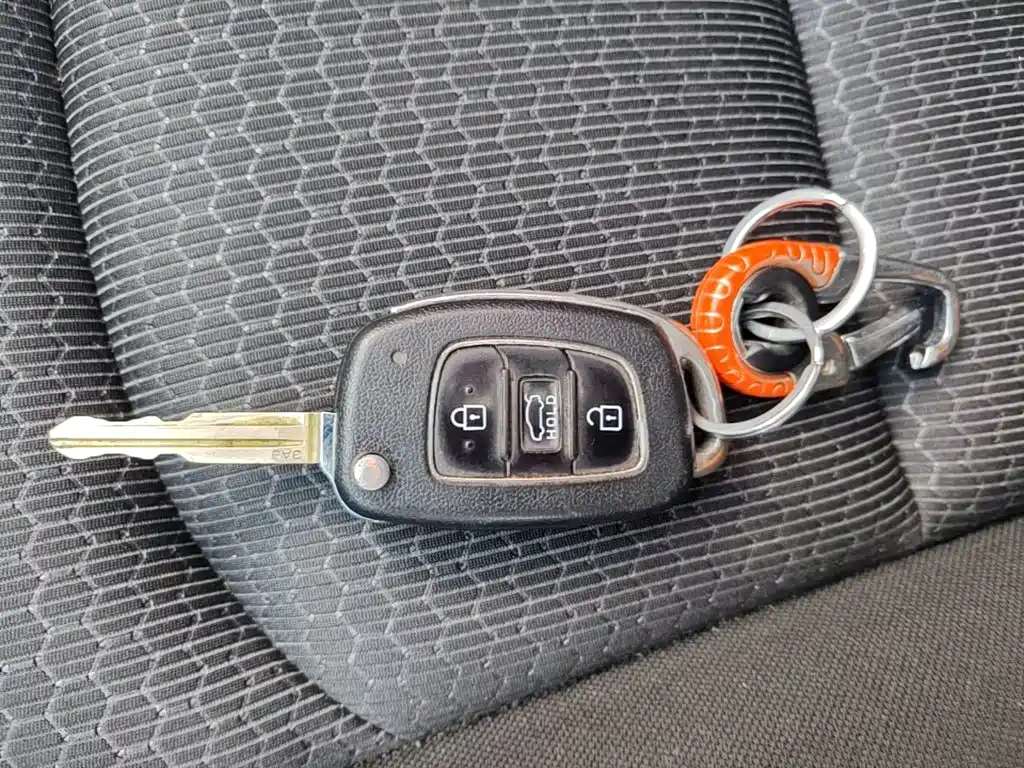 Hyundai Elantra — миниатюра 9