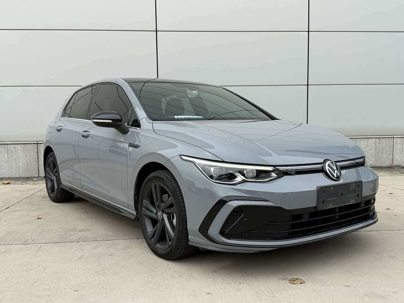 Volkswagen Golf 1.4 л 2023 г. Серебристо-серый, пробег 48600 км