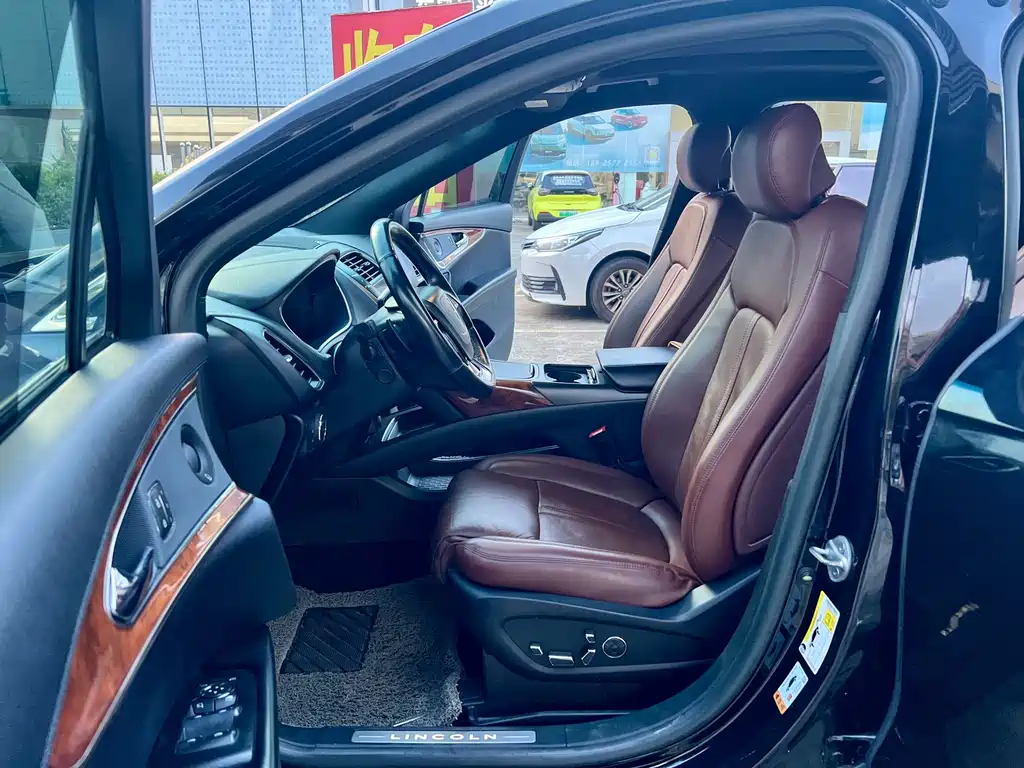 Lincoln Nautilus (Import) — миниатюра 15