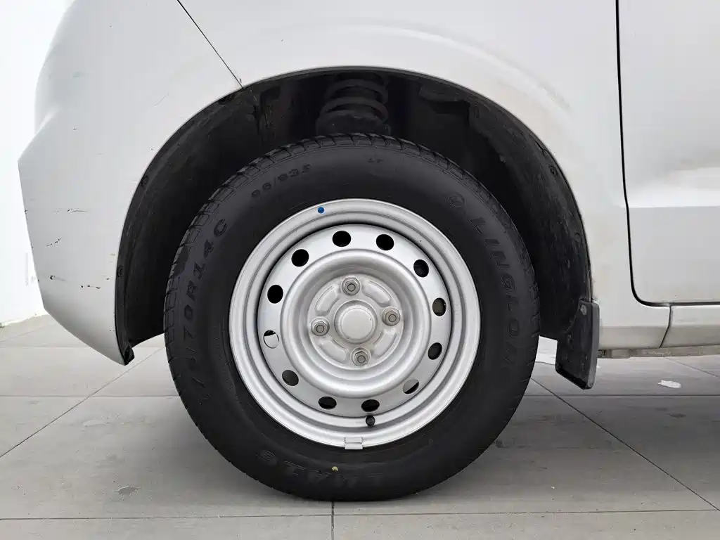 Wuling Hongguang V — миниатюра 17