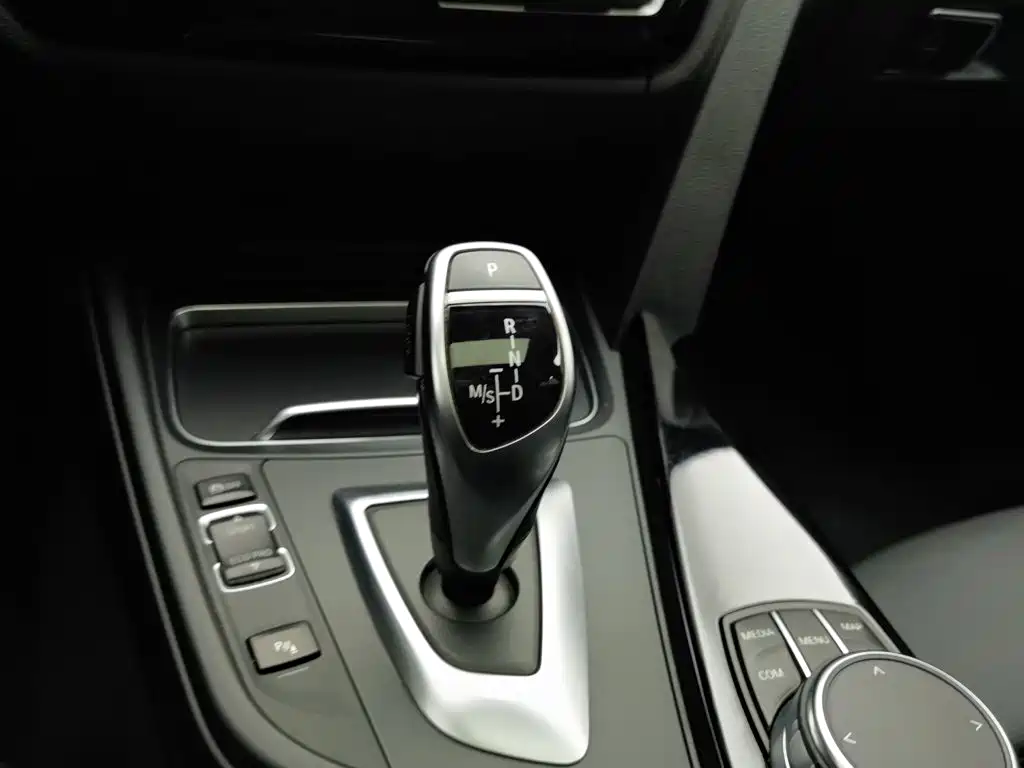 BMW 3 Series — миниатюра 13