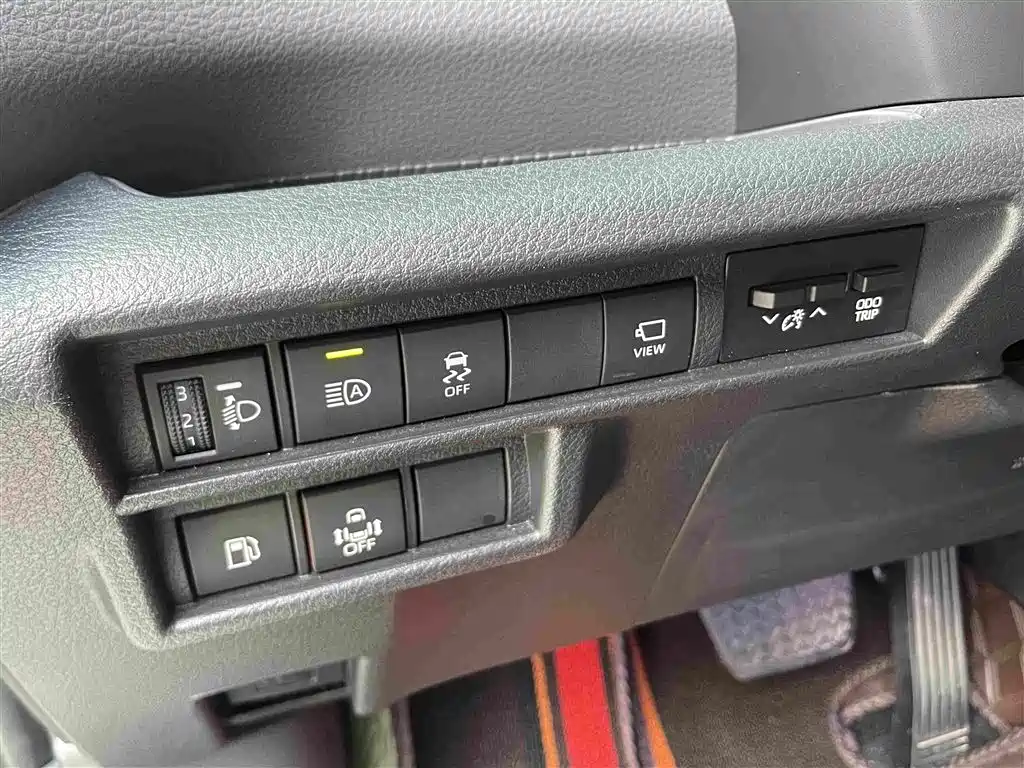 Toyota Sienna — миниатюра 10