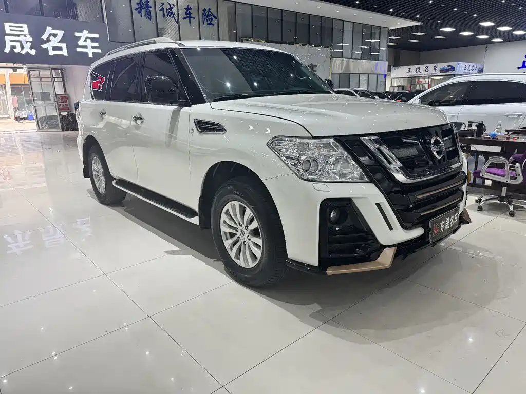 NISSAN TOURE