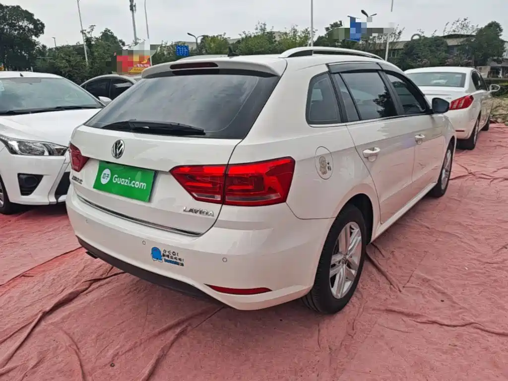 Volkswagen Gran Lavida 2015 1.6L AT Comfort