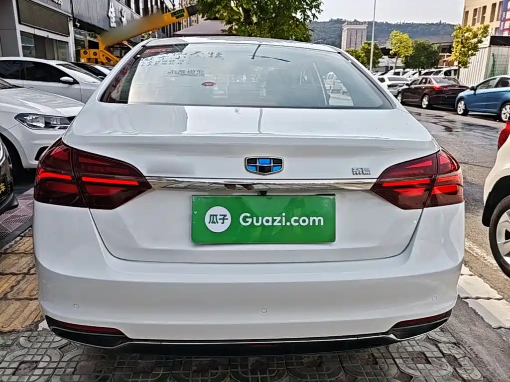 Geely Emgrand — миниатюра 6