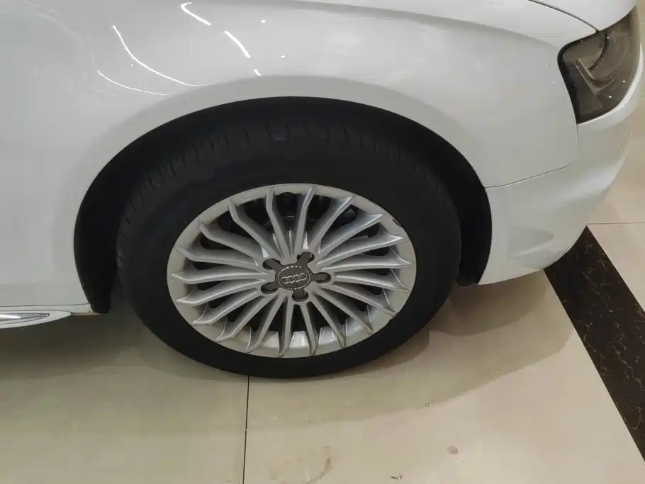 Audi A4L — миниатюра 6