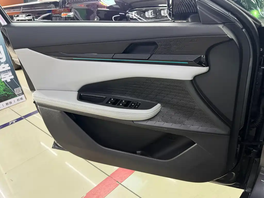 Changan UNI-V iDD — миниатюра 14